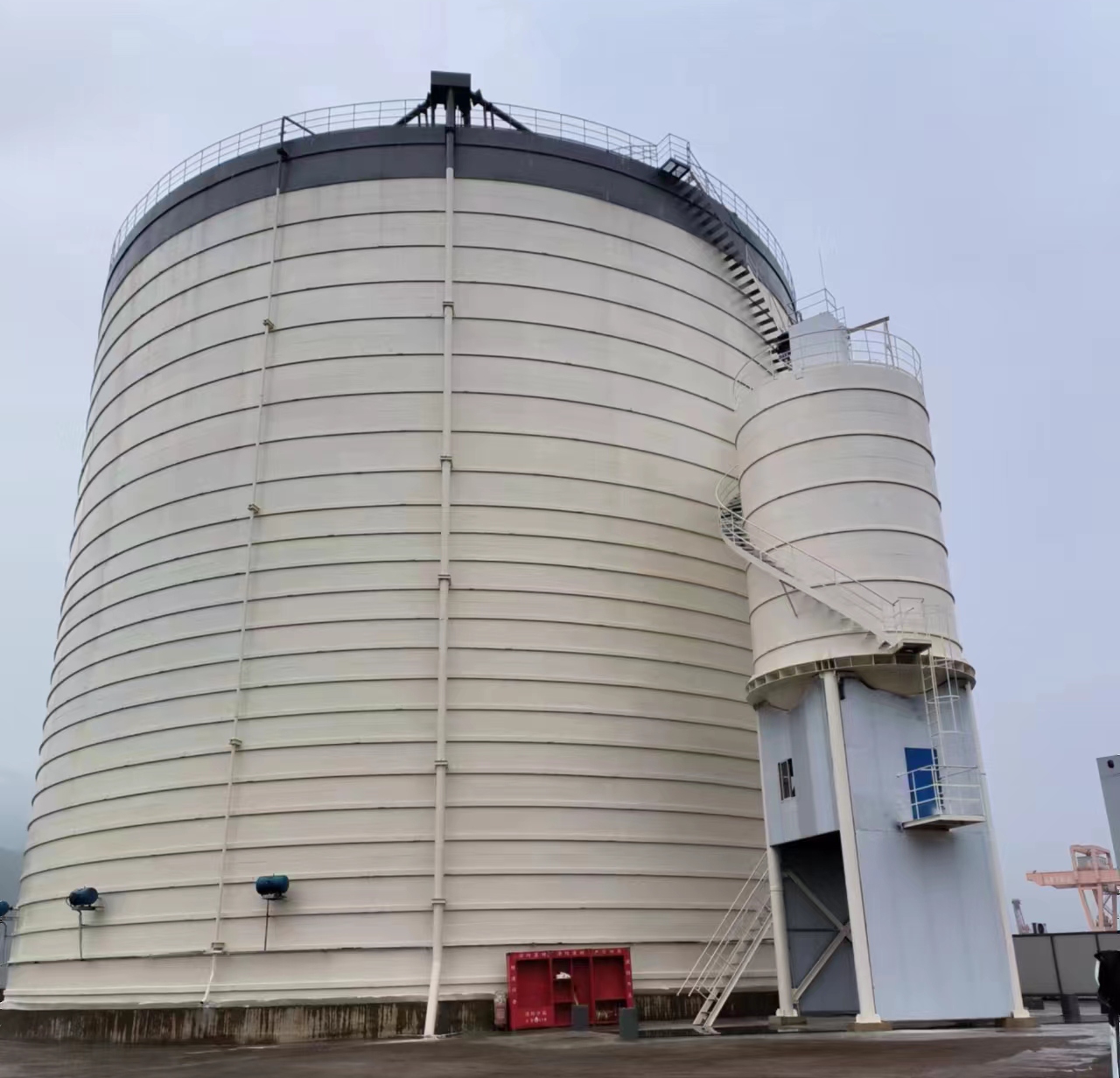 称多10万吨水泥钢板库